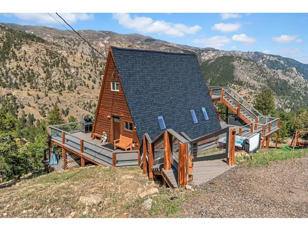 $569,000 | 500 Bulwark Ridge Drive, Glen Haven, CO 80532