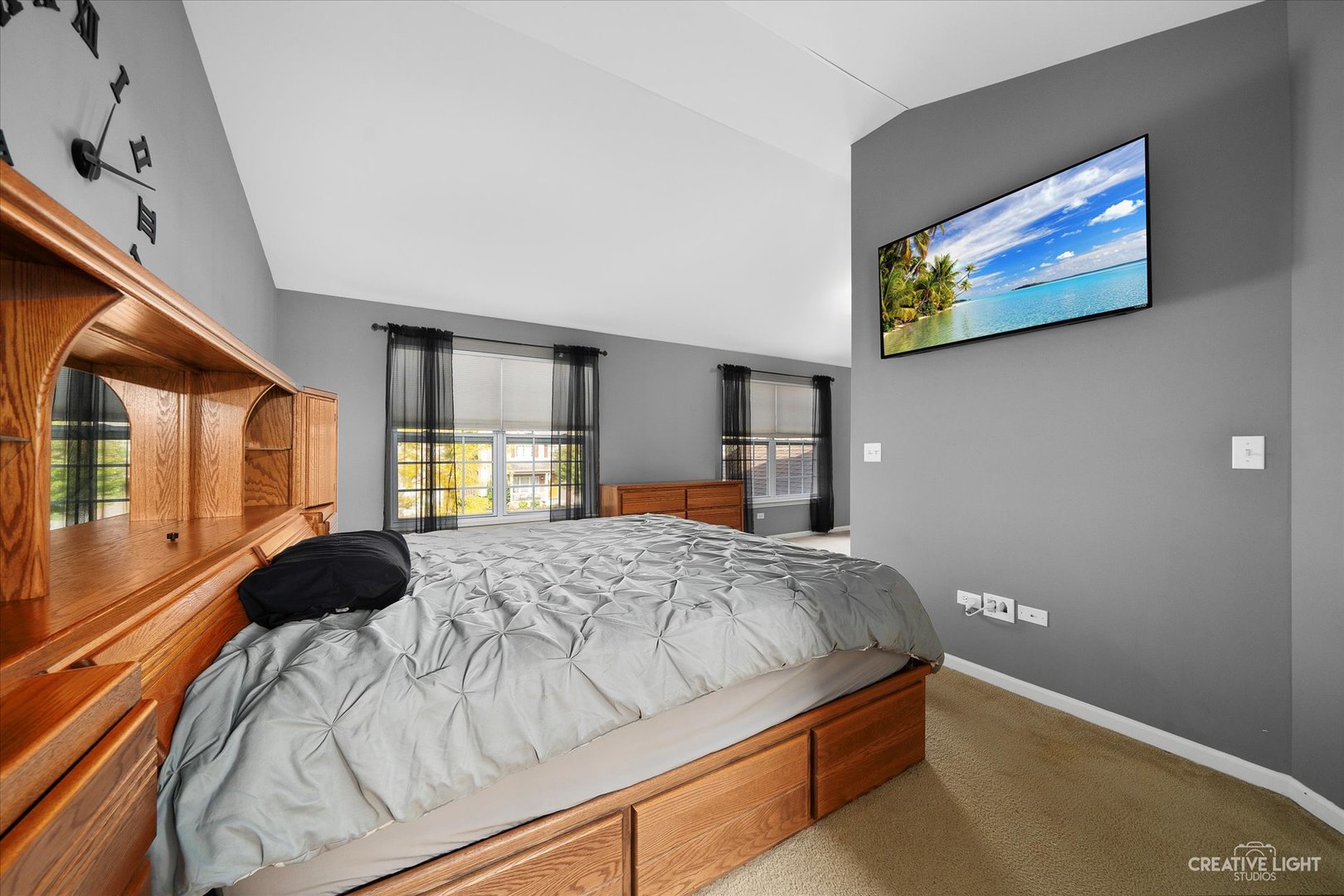 2640 Pecos Circle Montgomery, IL 60538 - Photo 15 of 31 a bedroom with a bed and a painting on the wall