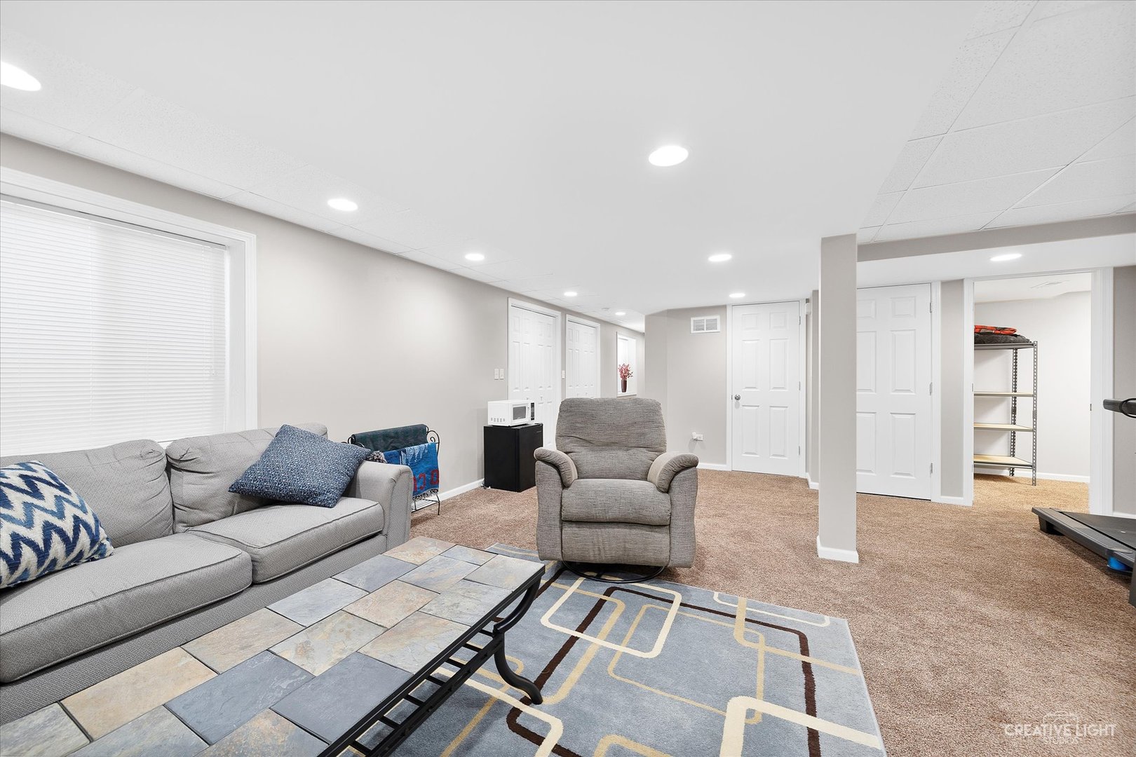 2640 Pecos Circle Montgomery, IL 60538 - Photo 21 of 31 a living room with furniture and a couch