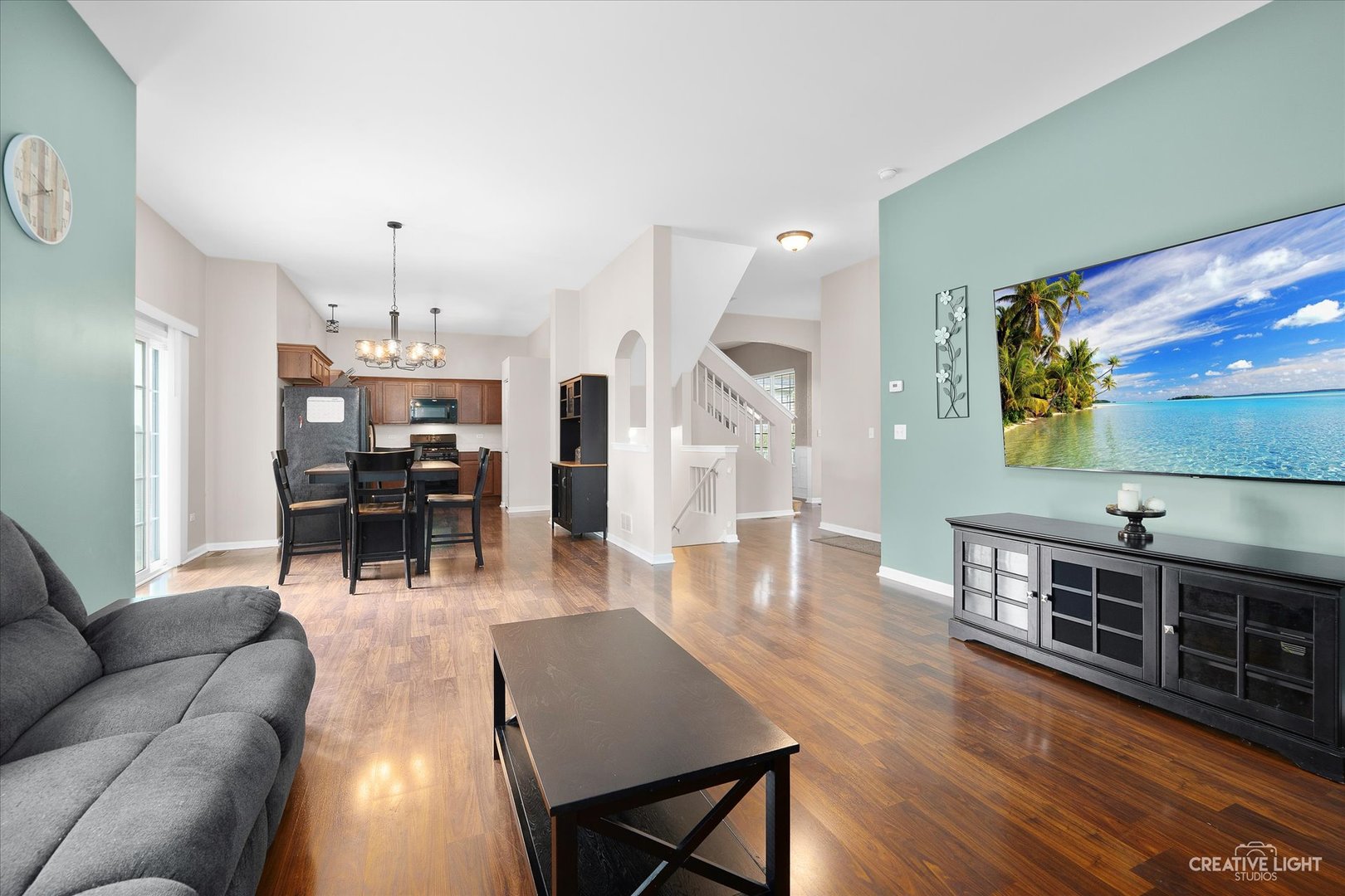 2640 Pecos Circle Montgomery, IL 60538 - Photo 7 of 31 a living room with furniture and wooden floor