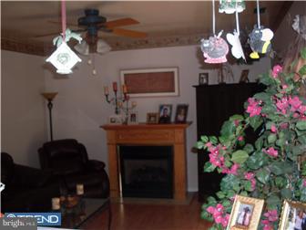 102 Freedom Road Sewell, NJ 08080 - Photo 11 of 12 Family Room
