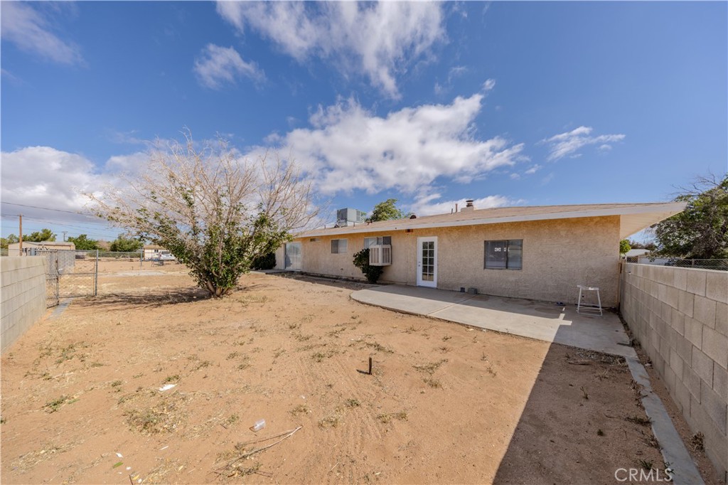 10686 Jamul Road Apple Valley, CA 92308 - Photo 22 of 23 Sizable backyard with 0.5 acre