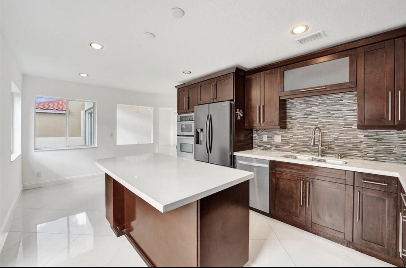 11208 Rhapsody Road Hollywood, FL 33026 - Photo 12 of 22 IMG_2018