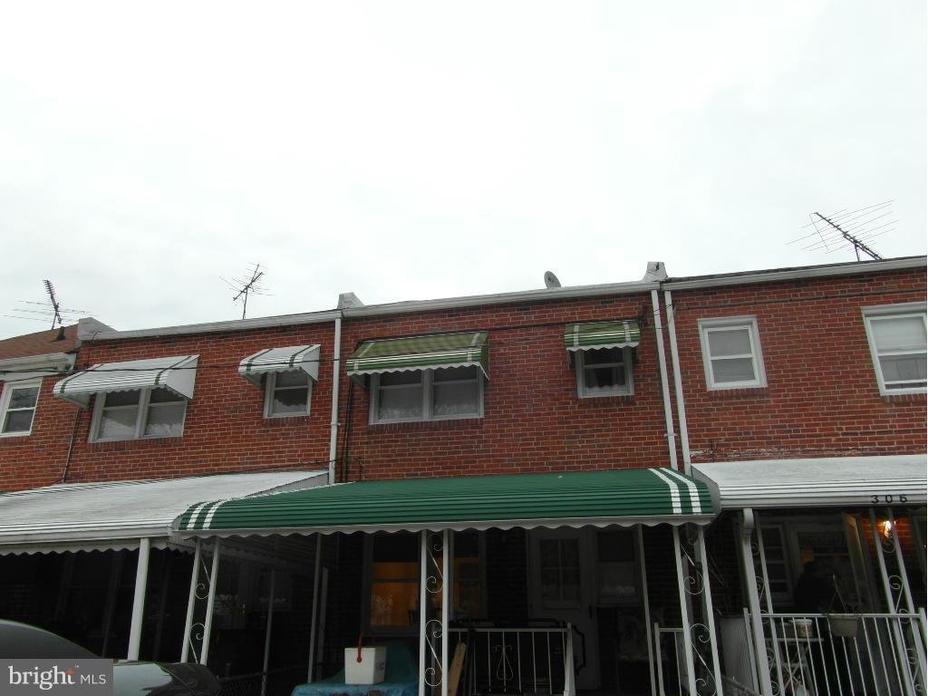 Exterior (Rear)
