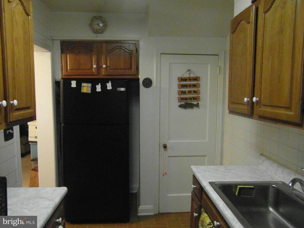 304 Grovethorn Road Baltimore, MD 21220 - Photo 14 of 25 Kitchen