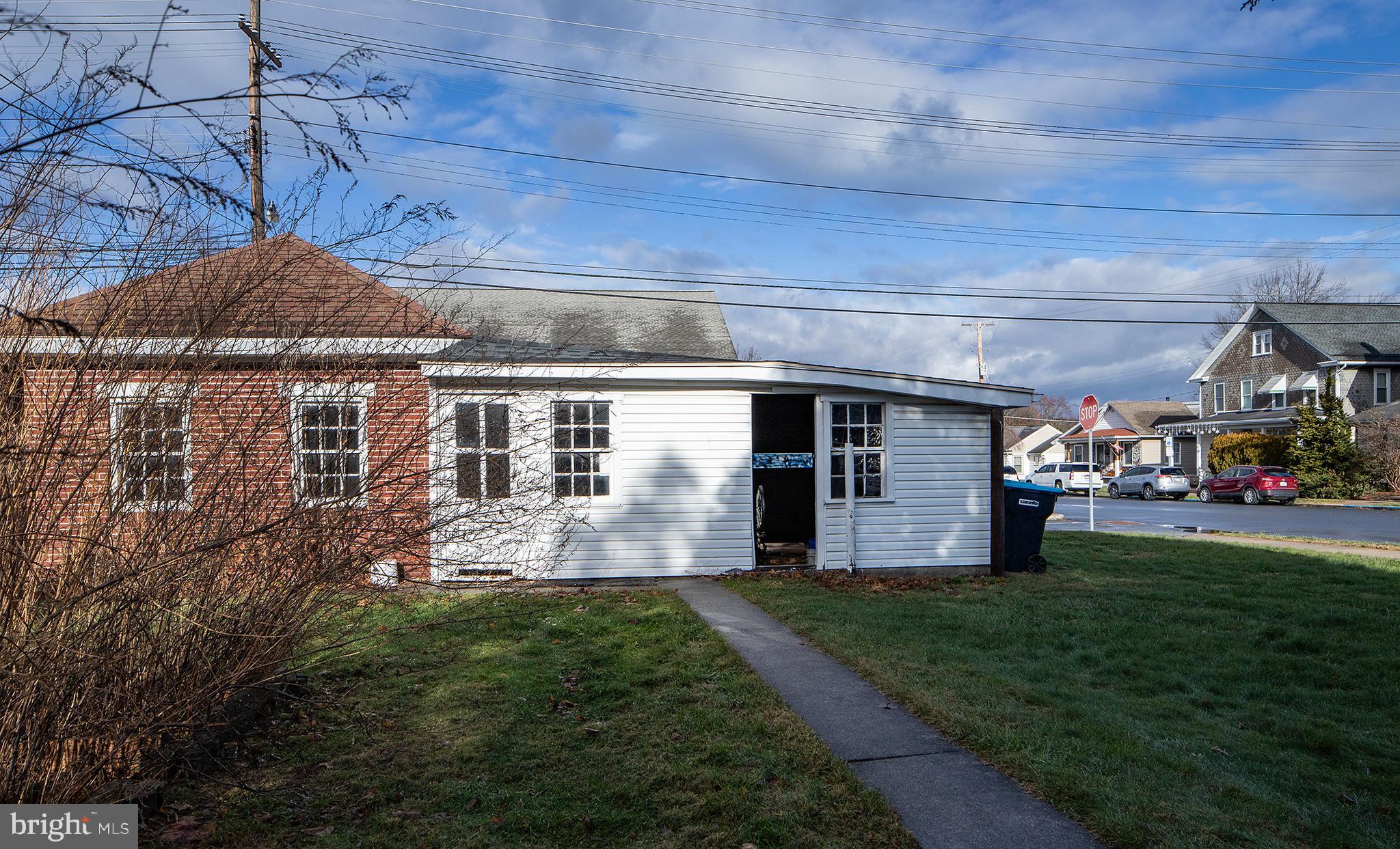 433 East Main Street, Unit B Palmyra, PA 17078 - Photo 6 of 35 a view of a yard in front of a house