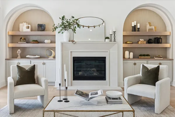 $1,669,900 | 710 East 18th Street, Houston, TX 77008