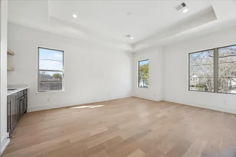 $1,669,900 | 710 East 18th Street, Houston, TX 77008