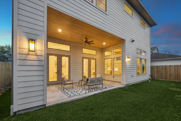 $1,669,900 | 710 East 18th Street, Houston, TX 77008