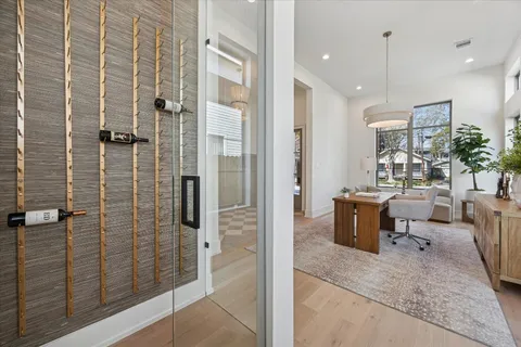 $1,669,900 | 710 East 18th Street, Houston, TX 77008