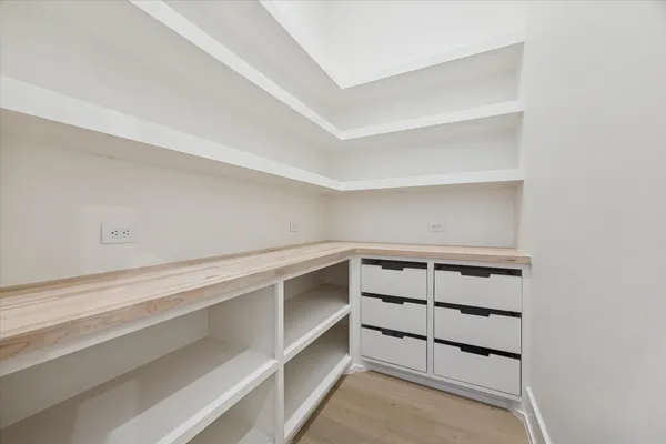 $1,669,900 | 710 East 18th Street, Houston, TX 77008