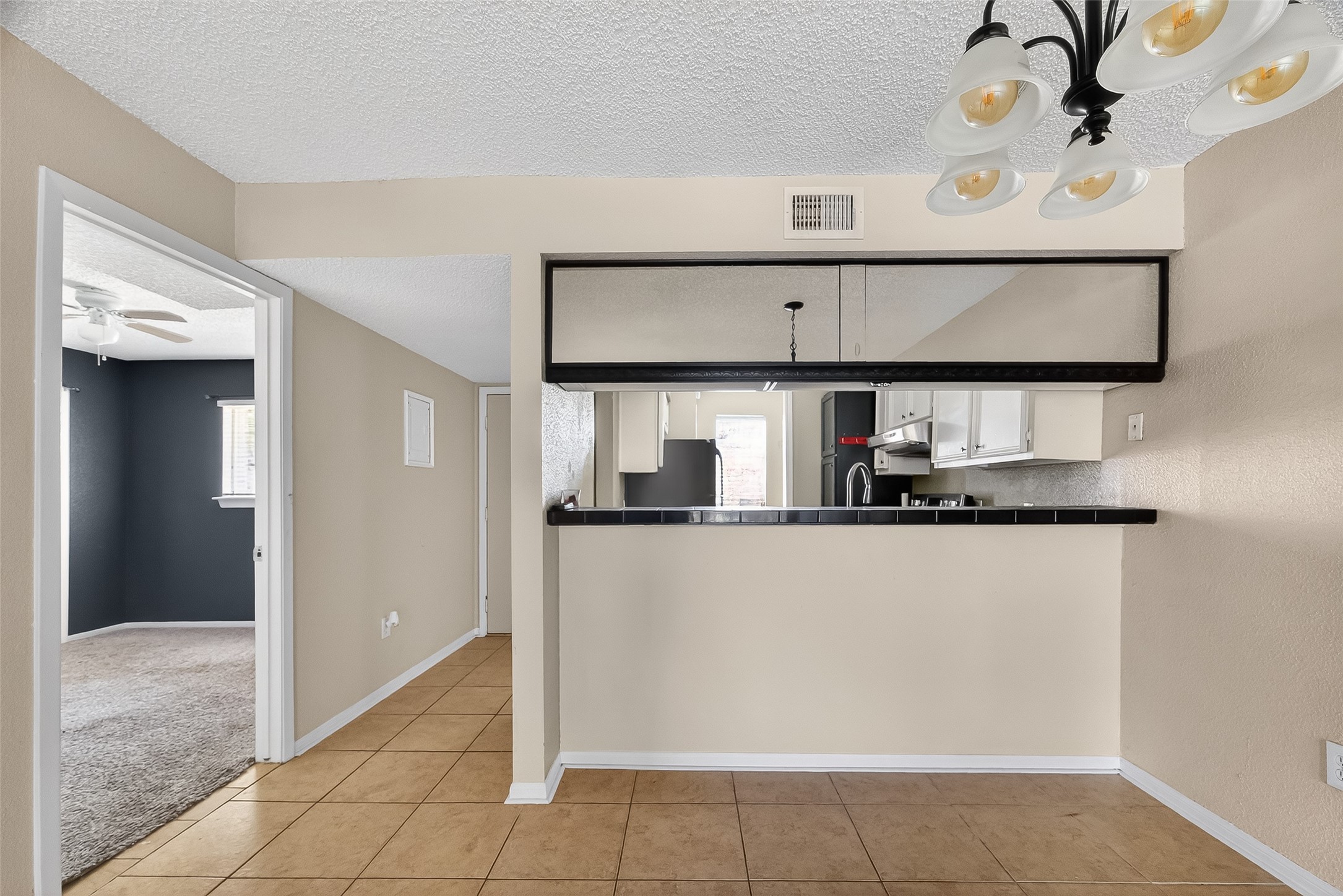 1505 Ward Road, Unit 214 Baytown, TX 77520 - Photo 10 of 33 Dining Area w/Breakfast Bar