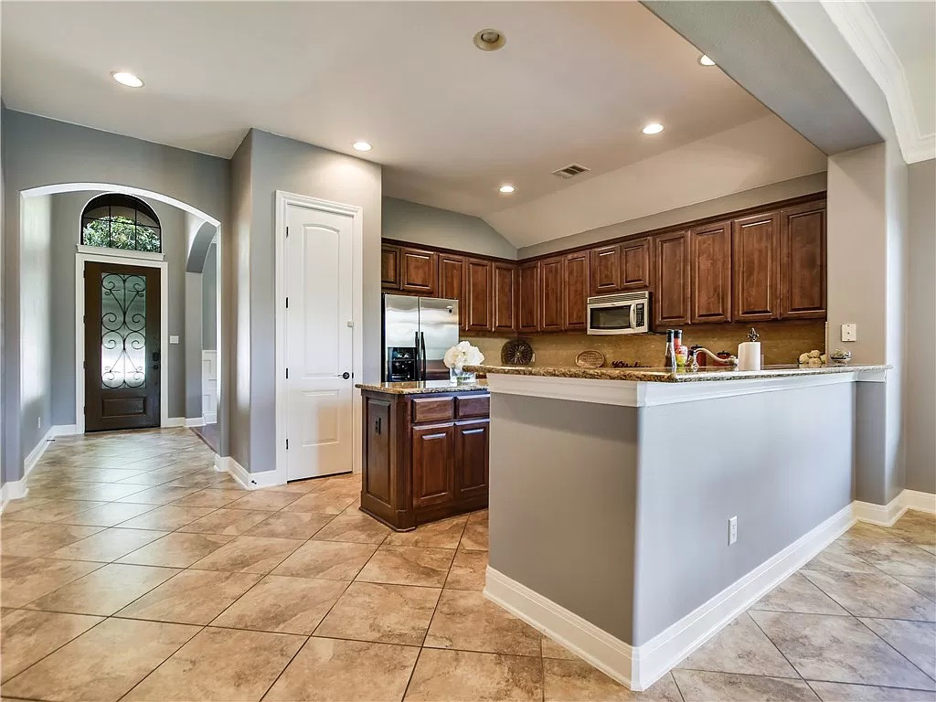 11109 Muddler Cove Austin, TX 78733 - Photo 4 of 15