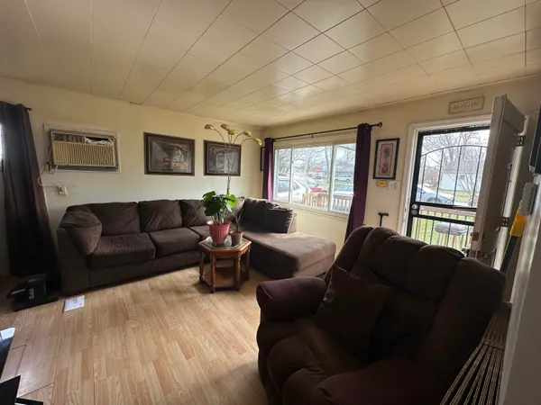 $100,000 | 2928 Marshalltown Drive, Gary, IN 46407