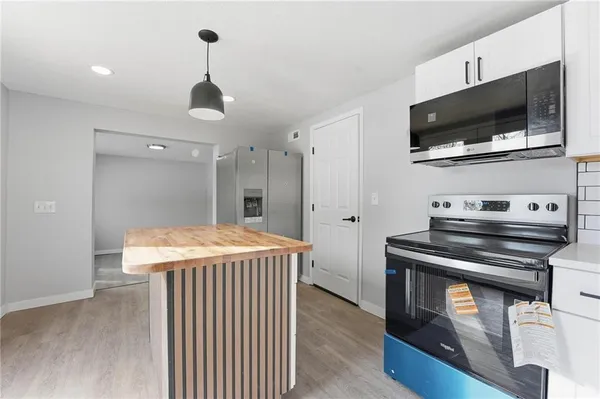 $239,900 | 12007 Alberta Avenue, Sugar Creek, MO 64054