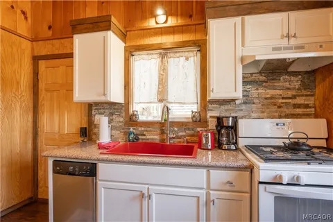 $309,900 | 620 West Aeroplane Boulevard, Big Bear City, CA 92314
