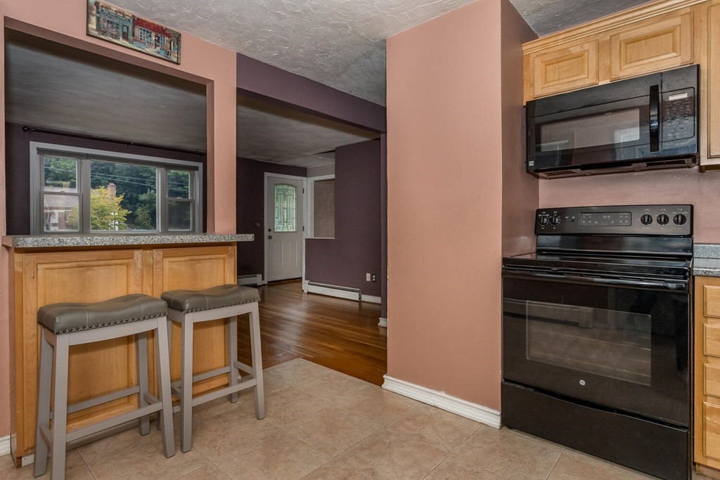 11 Gloria Road Randolph, MA 02368 - Photo 9 of 29 Gallery Image 9