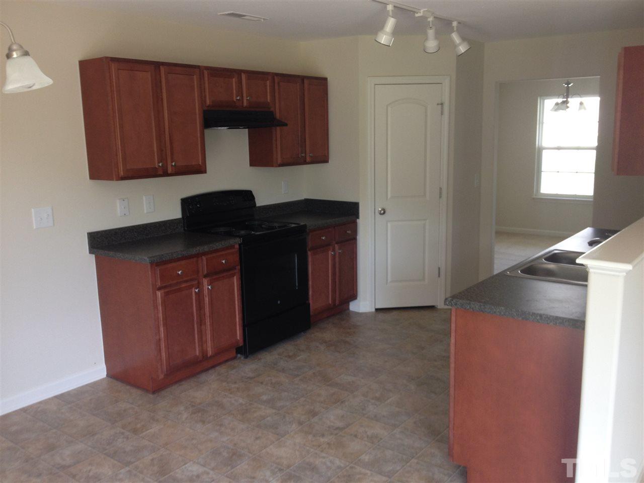 175 West Waycliff Road Henderson, NC 27537 - Photo 2 of 10 Gallery Image 2