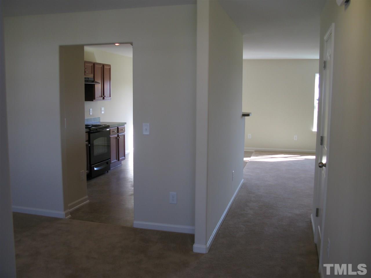 175 West Waycliff Road Henderson, NC 27537 - Photo 5 of 10 Gallery Image 5