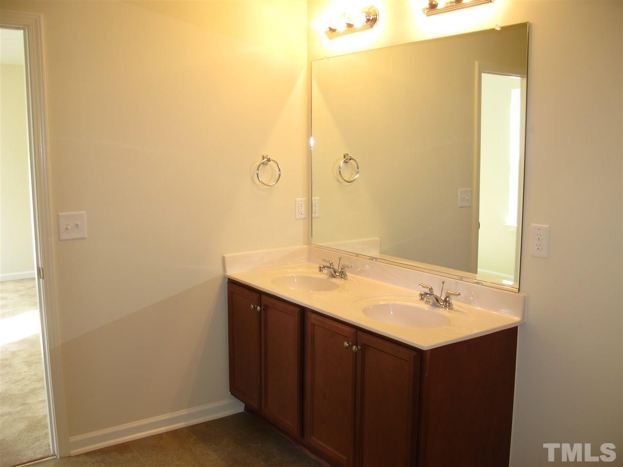175 West Waycliff Road Henderson, NC 27537 - Photo 7 of 10 Gallery Image 7