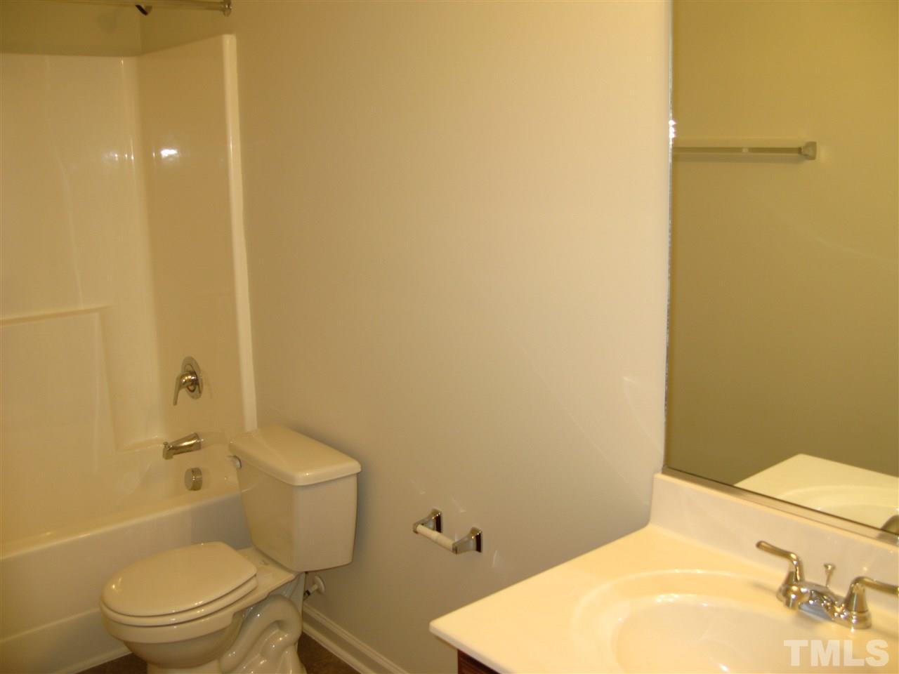 175 West Waycliff Road Henderson, NC 27537 - Photo 9 of 10 Gallery Image 9