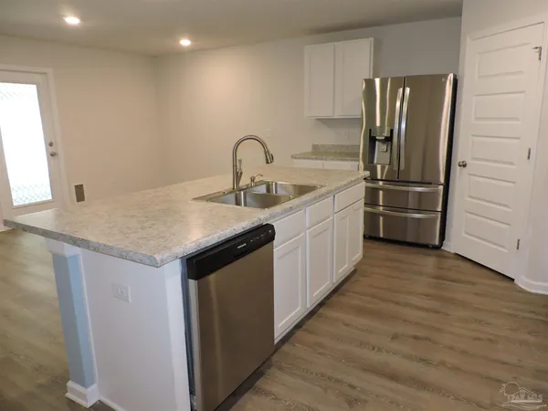 $2,100 | 5427 Peach Drive, Pace, FL 32571