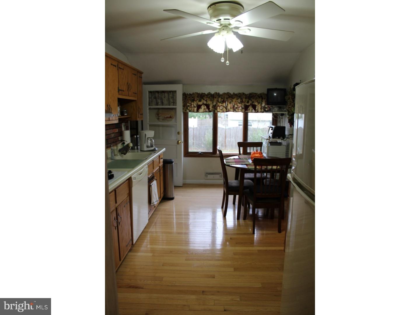 53 Saratoga Road Stratford, NJ 08084 - Photo 16 of 25 Kitchen