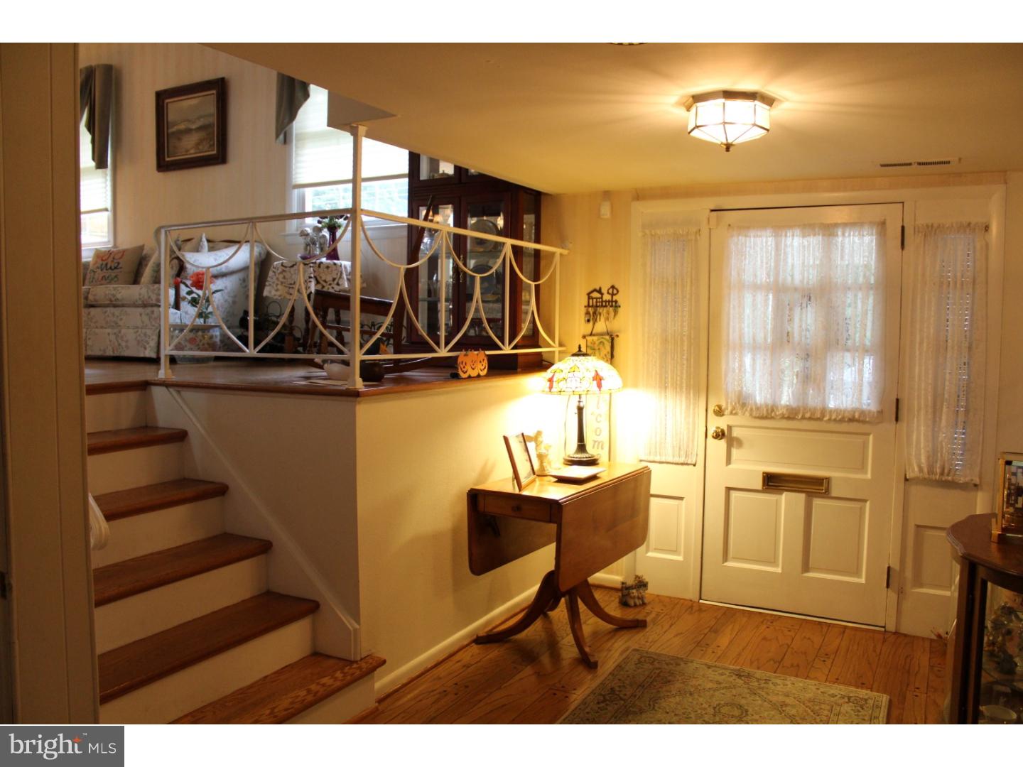 53 Saratoga Road Stratford, NJ 08084 - Photo 7 of 25 Foyer