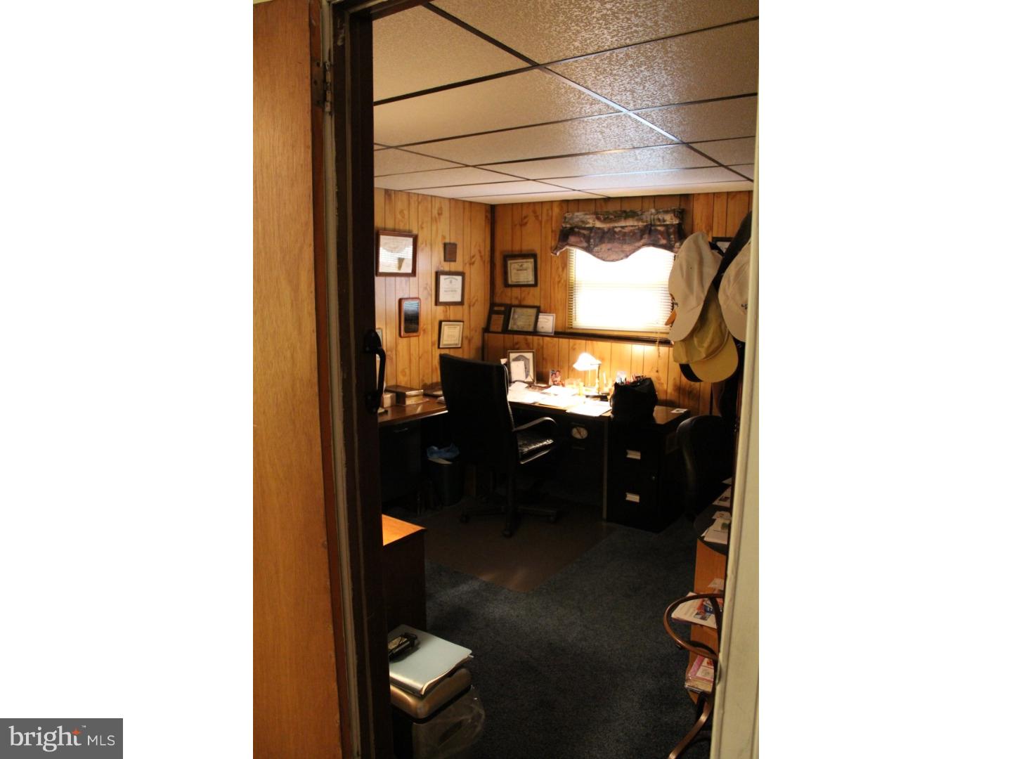 53 Saratoga Road Stratford, NJ 08084 - Photo 8 of 25 Office / Study