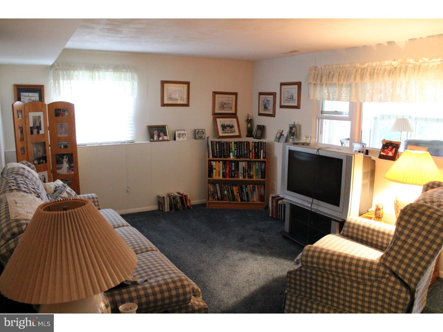 53 Saratoga Road Stratford, NJ 08084 - Photo 9 of 25 Family Room