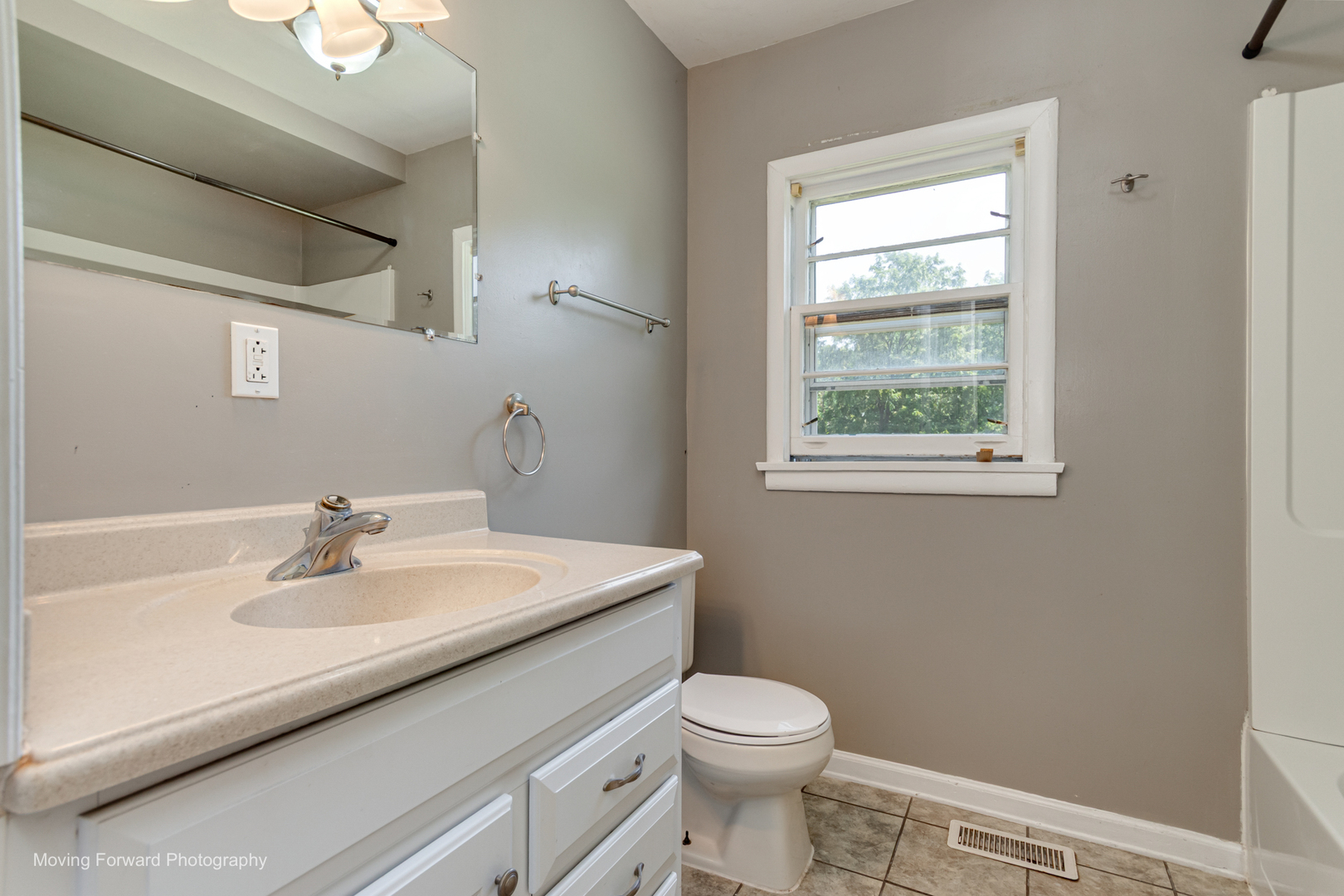 7S151 North Eola Road Aurora, IL 60502 - Photo 14 of 17