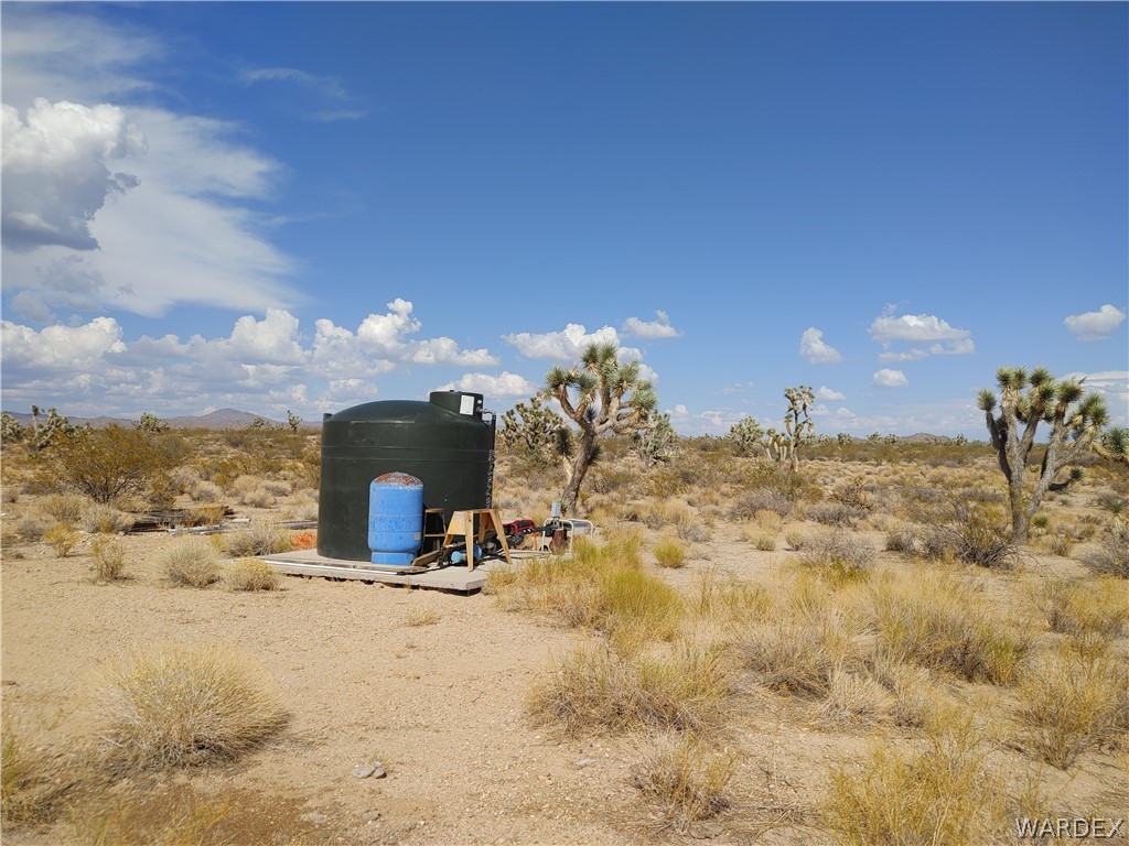 2076 South Cheyenne (well-septic) Road Yucca, AZ 86438 - Photo 12 of 24