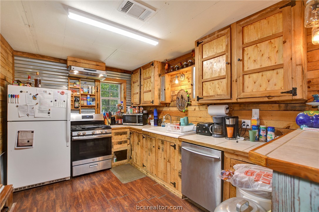 147 Catechis Road, Unit COUNTYROAD Huntsville, TX 77320 - Photo 16 of 49 Gallery Image 16
