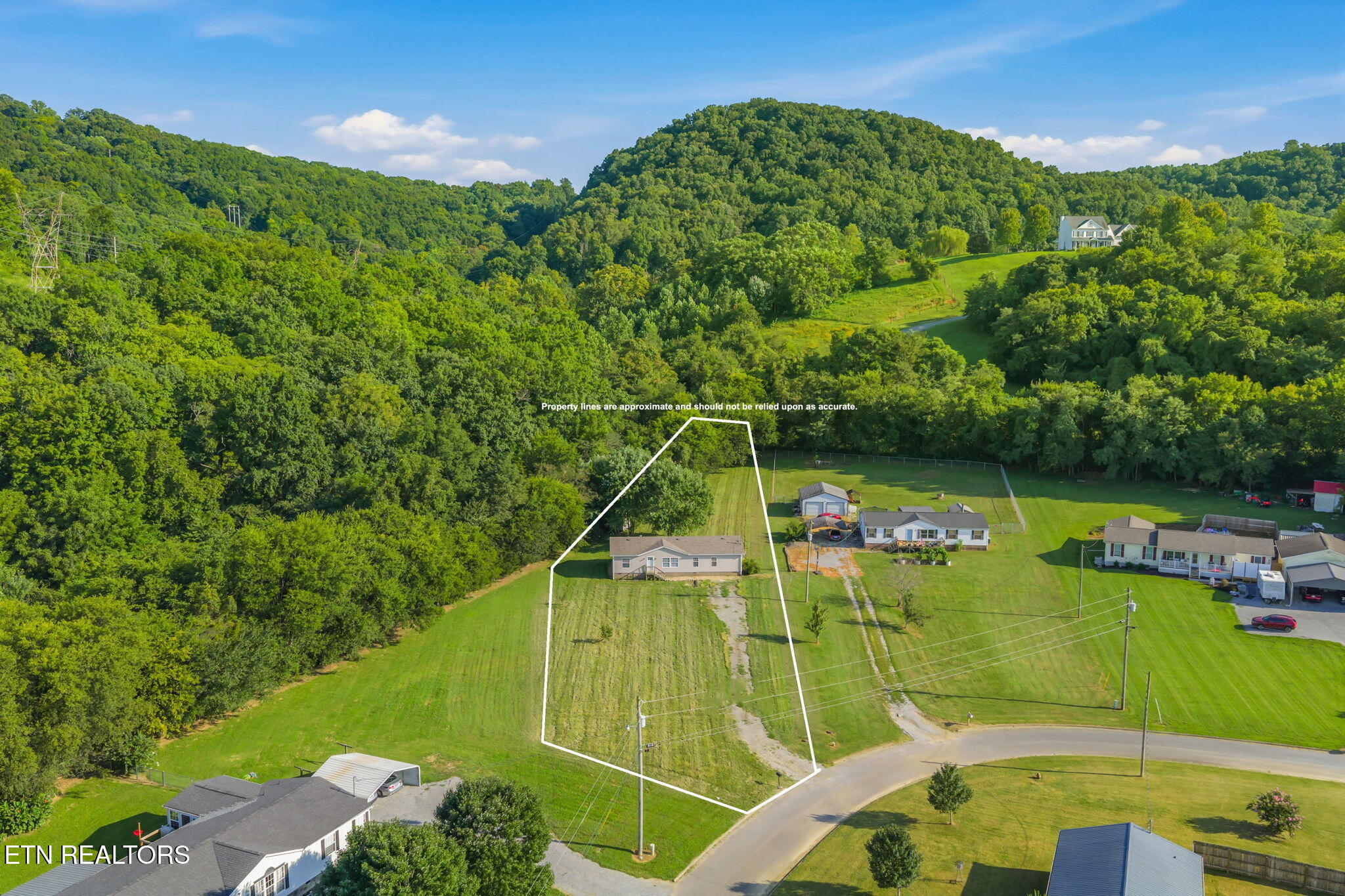 522 Farm Loop Road New Market, TN 37820 - Photo 6 of 35 54-web-or-mls-522 Farm Loop Road-42a