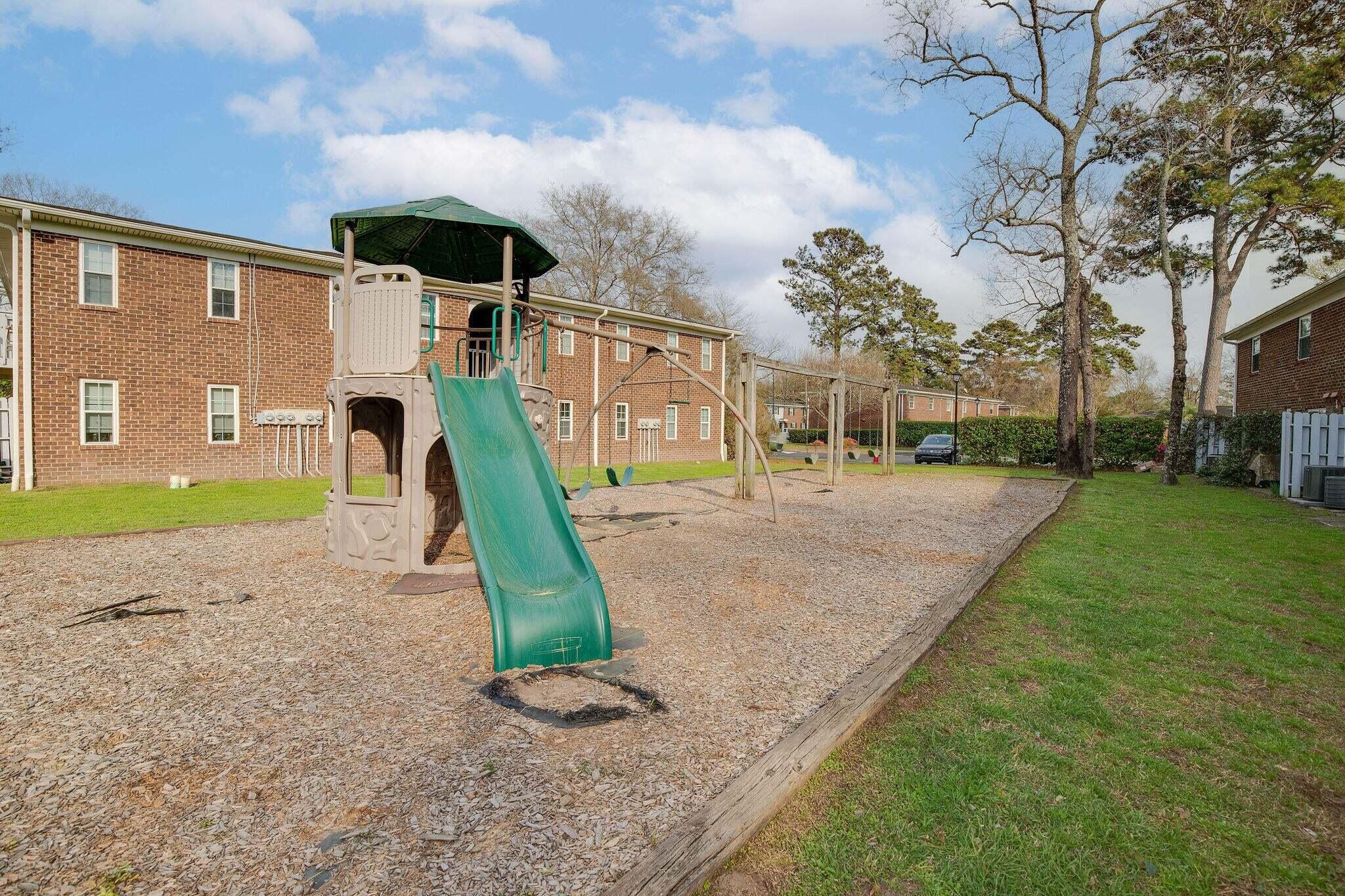 21 Rivers Point Row, Unit 4E Charleston, SC 29412 - Photo 24 of 26 Playground