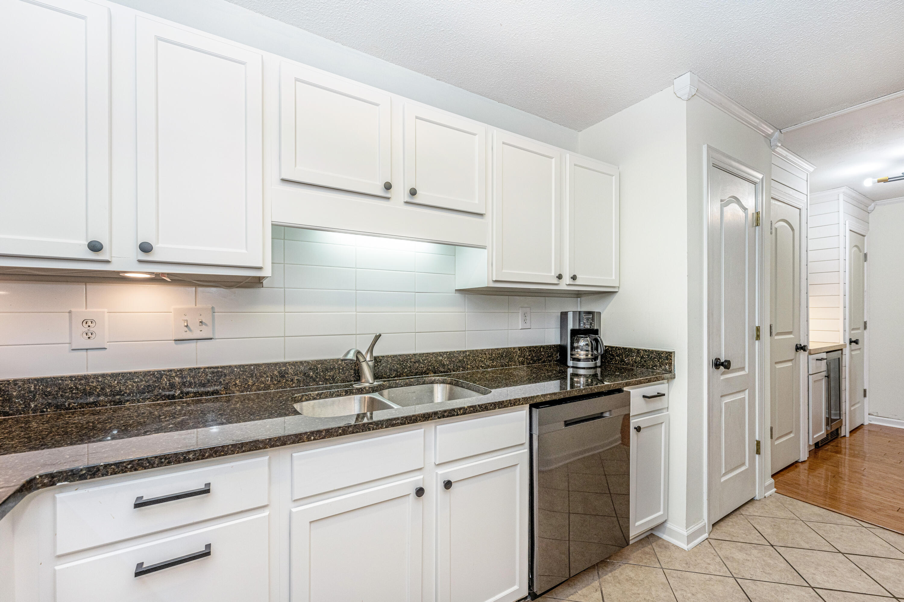 21 Rivers Point Row, Unit 4E Charleston, SC 29412 - Photo 8 of 26 21RiverPointRowUnit4E013