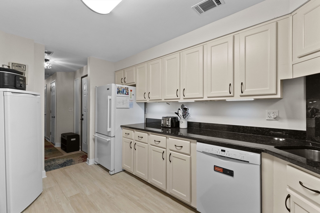 770 Salisbury Street, Unit 346 Worcester, MA 01609 - Photo 15 of 26