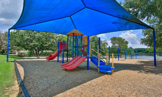 a view of a tennis court