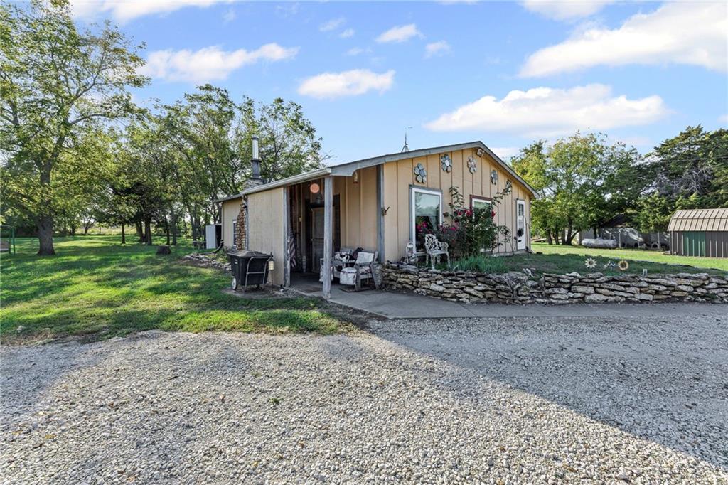 1252 Highway 59 Princeton, KS 66078 - Photo 11 of 57