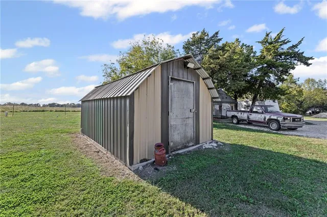 $749,000 | 1252 Highway 59, Princeton, KS 66078