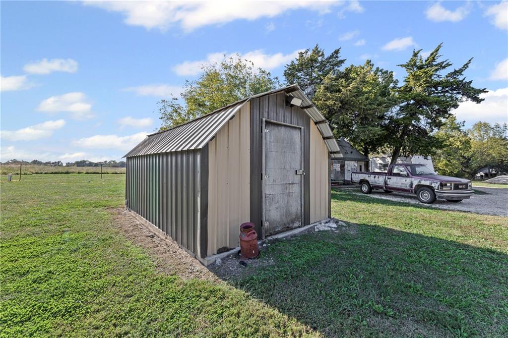 1252 Highway 59 Princeton, KS 66078 - Photo 33 of 57