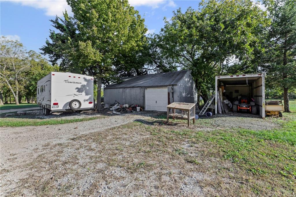 1252 Highway 59 Princeton, KS 66078 - Photo 36 of 57