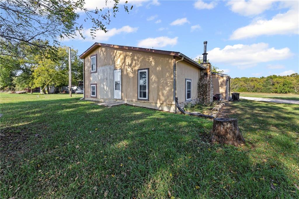 1252 Highway 59 Princeton, KS 66078 - Photo 37 of 57