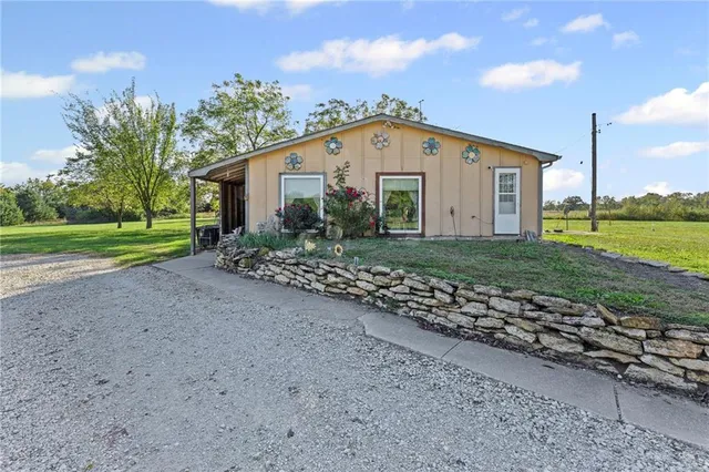 $749,000 | 1252 Highway 59, Princeton, KS 66078