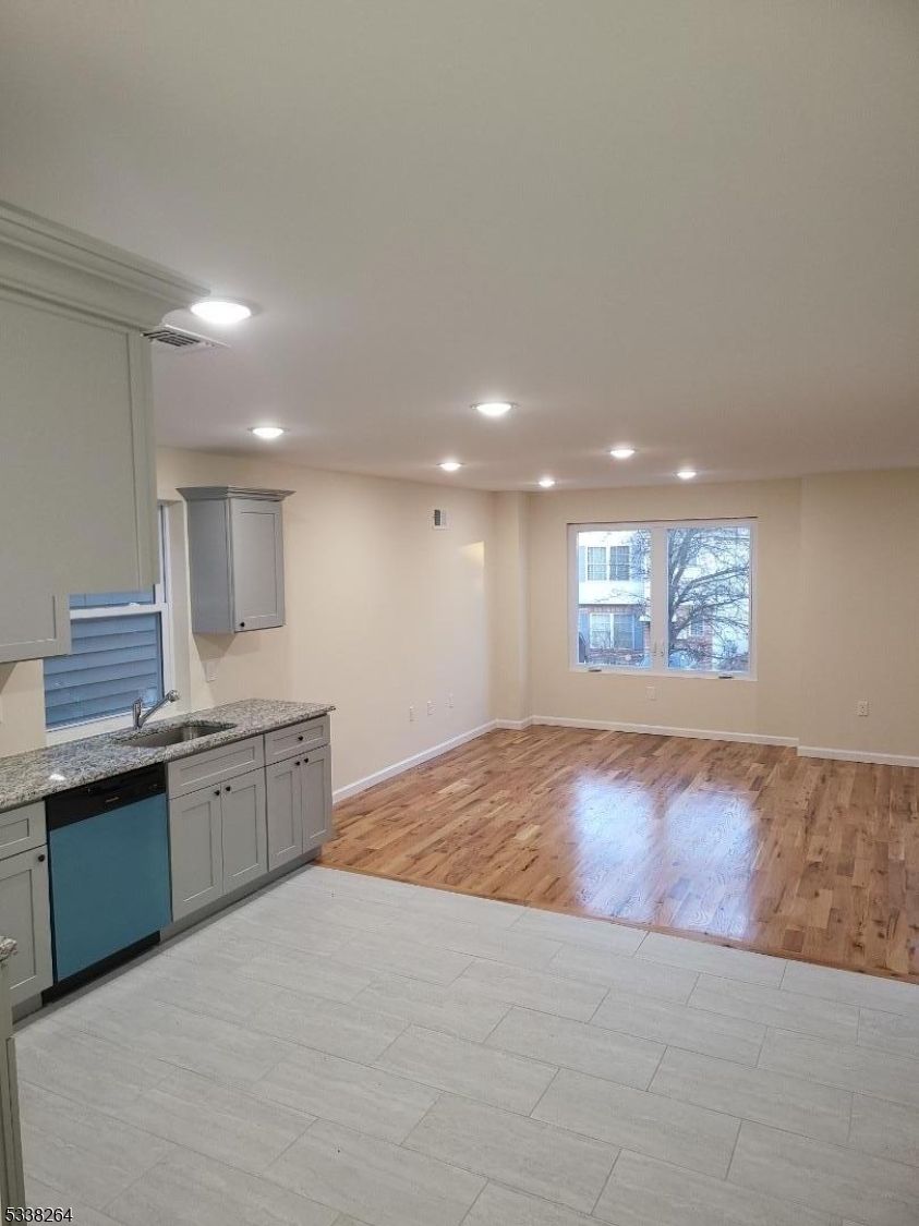 487 South 18th Street, Unit 2 Newark, NJ 07103 - Photo 8 of 24