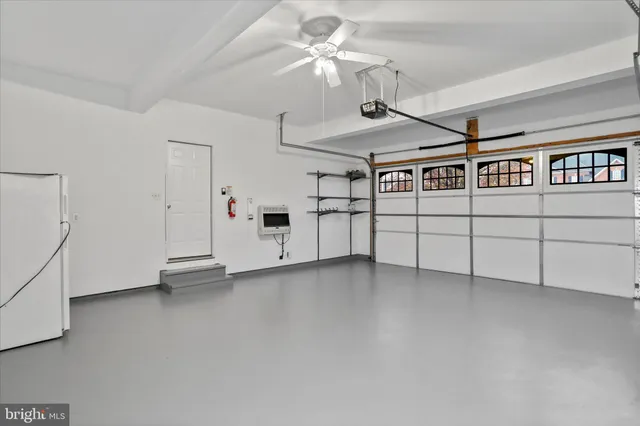 a view of a livingroom with closet