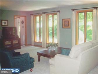2607 Pheasant Run Spring City, PA 19475 - Photo 6 of 11 Gallery Image 6