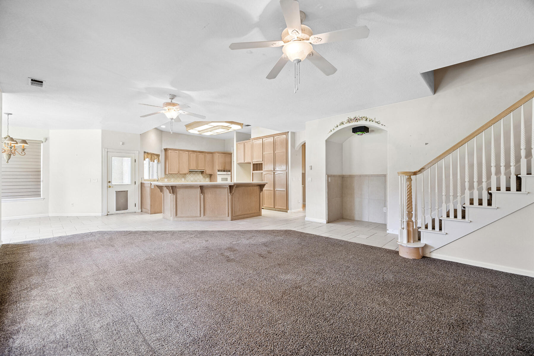1163 North Belmont Road Exeter, CA 93221 - Photo 23 of 81 23 - Familyroom (Pic 4)