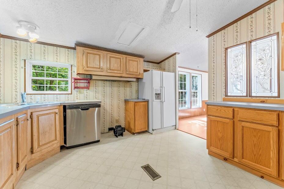 152 Belgrade Road Manchester, ME 04351 - Photo 8 of 26 DSC03861 (1)