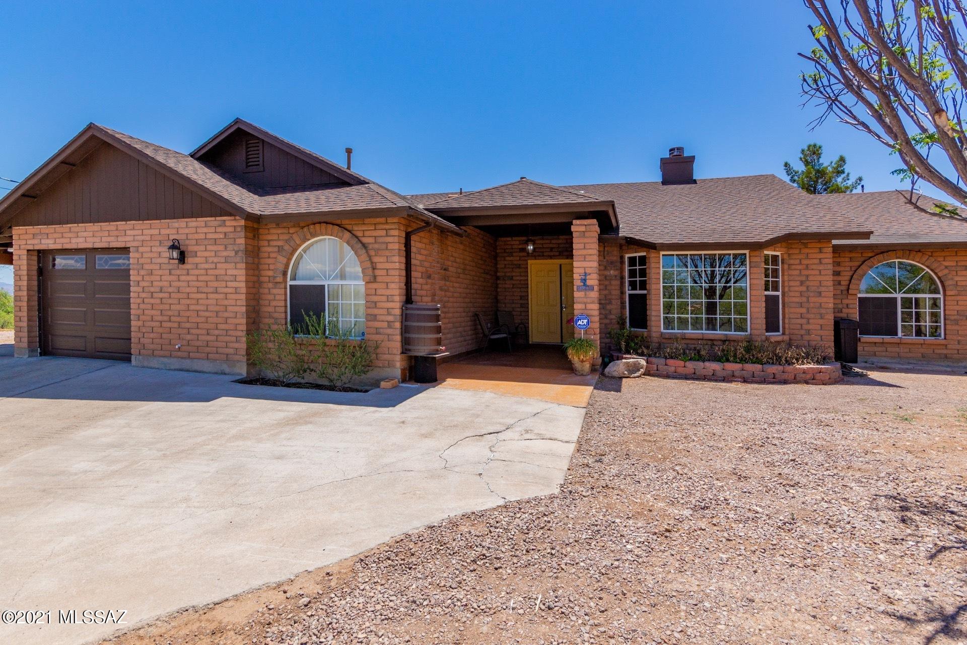 565 Amaranto Court Rio Rico, AZ 85648 - Photo 2 of 33